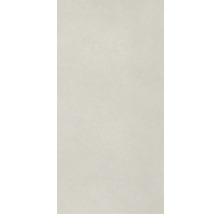 Světlá podlahová dlaždice s matným povrchem