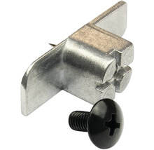 Upevňovací úhelník okenní kliky se šroubem