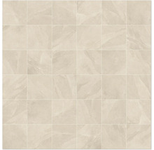 Dlaždice se vzhledem mramoru, položené