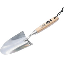 Zahradní lopatka s dřevěnou rukojetí a poutkem na zavěšení