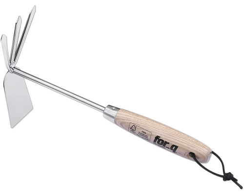 Zahradní kultivátor s dřevěnou rukojetí pro zahradní práce