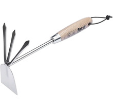 Kombinovaná motyka s dřevěnou rukojetí pro zahradní práce