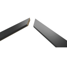 Dvě dřevěné soklové lišty