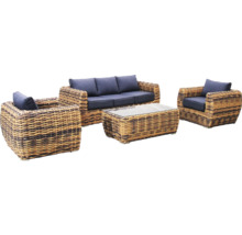 Zahradní nábytek z ratanu se sedačkou, křeslem a stolem