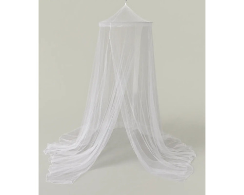 Bílá látková nebesa