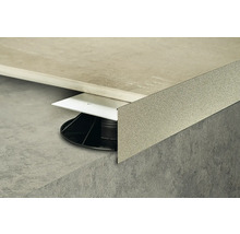 Detailní záběr terasového ložiska pod terasovou deskou.