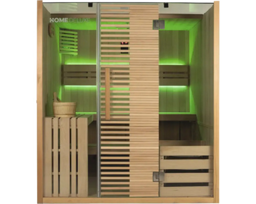 Sauna s dřevěnými lavicemi, dřevěným vědrem a skleněnými dveřmi