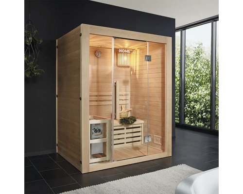 Vnitřní sauna se skleněnou přední stranou a dřevěnými prvky v koupelně