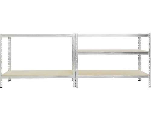 Kovová police s několika úložnými plochami pro skladování