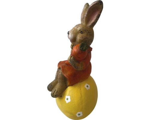 Velikonoční zajíček na žlutém vejci jako zahradní dekorace