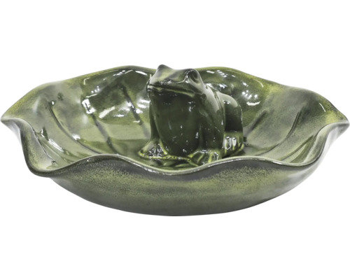 Dekorativní figurka žáby v misce ve tvaru listu.