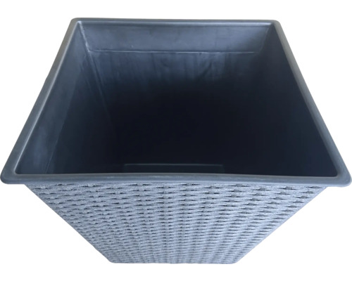 Obdélníkový květináč s ratanovou strukturou