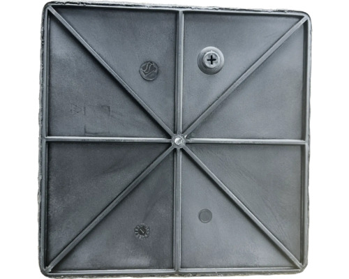 Čtvercová terasová deska s výztuhami