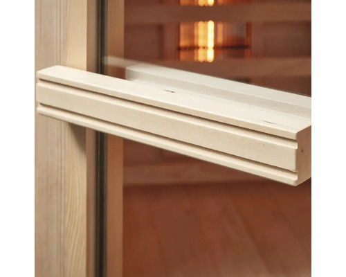 Dřevěná rukojeť na dveřích sauny