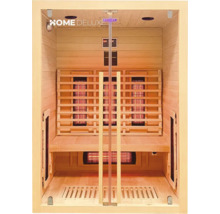 Vnitřní pohled na dřevěnou saunu s lavicí a topnými panely