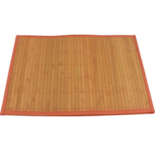 Bambusový prostírání s látkovým okrajem