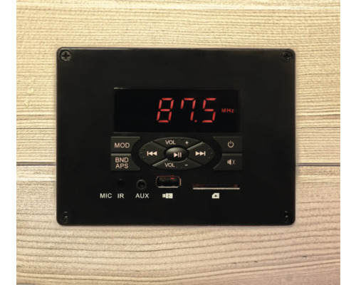 Elektronická audio řídicí jednotka s displejem a ovládacími prvky pro úpravu zvuku.