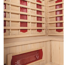 Vnitřní pohled na saunu s dřevěným obložením a topnými tělesy