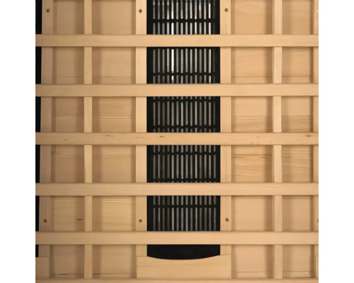 Detail dřevěné konstrukce sauny s větrací mřížkou.