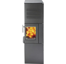 Krbová kamna s prosklenými dvířky a úložným prostorem na dřevo