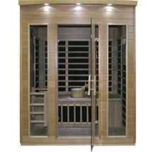 Dřevěná sauna se skleněnými dveřmi a vnitřním osvětlením