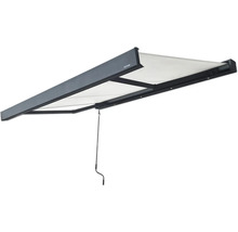 Vysunutá kazetová markýza s klikou