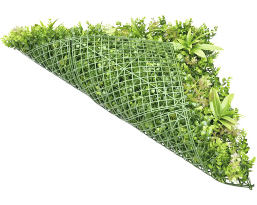 Umělá rostlinná rohož s různými zelenými rostlinami