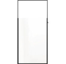 Prázdné obdélníkové promítací plátno s černým rámem