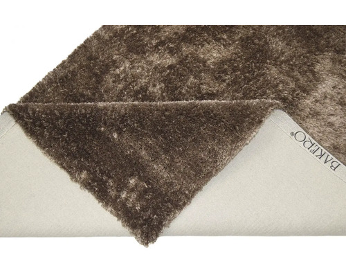 Koberec s vysokým vlasem