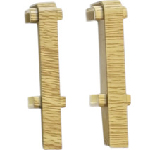 Dva dřevěné distanční prvky pro montáž nábytku