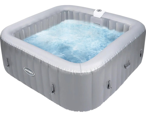 Nafukovací vířivka naplněná vodou