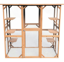 Dřevěný výběh pro kočky s policemi a dveřmi