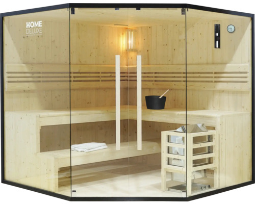 Sauna s dřevěnými lavicemi, skleněnými prvky a černým rámem