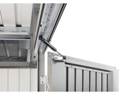 Detail pohled na dveře zahradního domku s plynovou pružinou