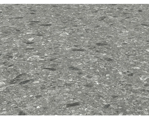 Podlahová plocha s šedou keramickou dlažbou