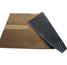 Rohožka se vzorem proužků a protiskluzovou podložkou