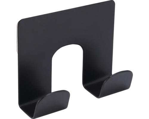 Černý závěs na dveře na oblečení