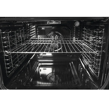 Vnitřek trouby s roštem