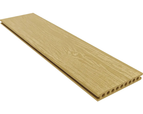 Terasa z plastu s dřevěnou strukturou