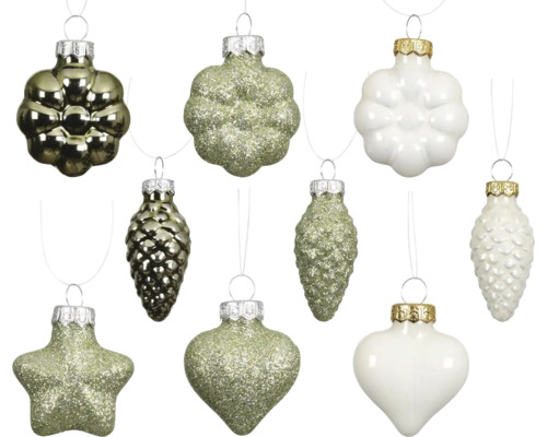 Různé vánoční koule ve tvaru hvězd, srdcí a šišek