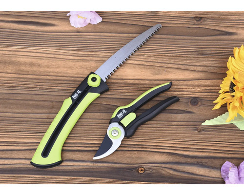 Zahradní sada skládající se z prořezávací pily a zahradnických nůžek