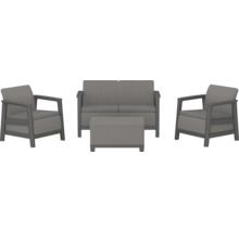 Dvě křesla, dvoumístná pohovka a taburet tvoří sedací soupravu