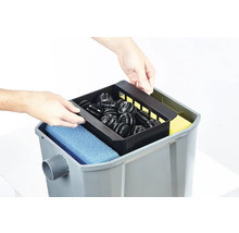 Jezírkový filtr s filtračními médii a rukama vkládajícími filtr