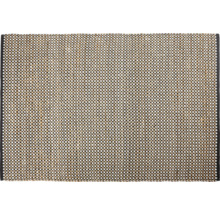 Koberec se šachovnicovým vzorem