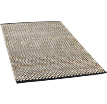 Tkaný koberec z přírodních vláken