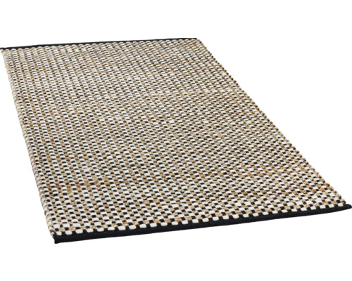 Tkaný koberec z přírodních vláken