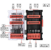 Sada bitů s různými šroubovacími bity a adaptéry v průhledném kufříku