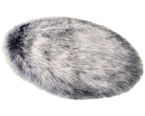 Oválný koberec s kožešinovým vzhledem