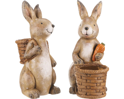 Dvě figurky zajíčků s košíkem a mrkví jako velikonoční dekorace