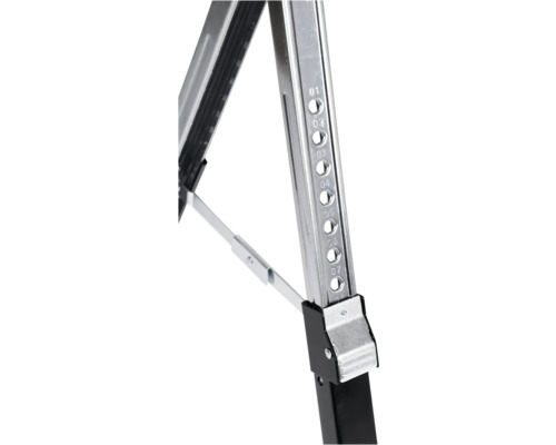 Detailní pohled na výškově nastavitelný stavební kozlík